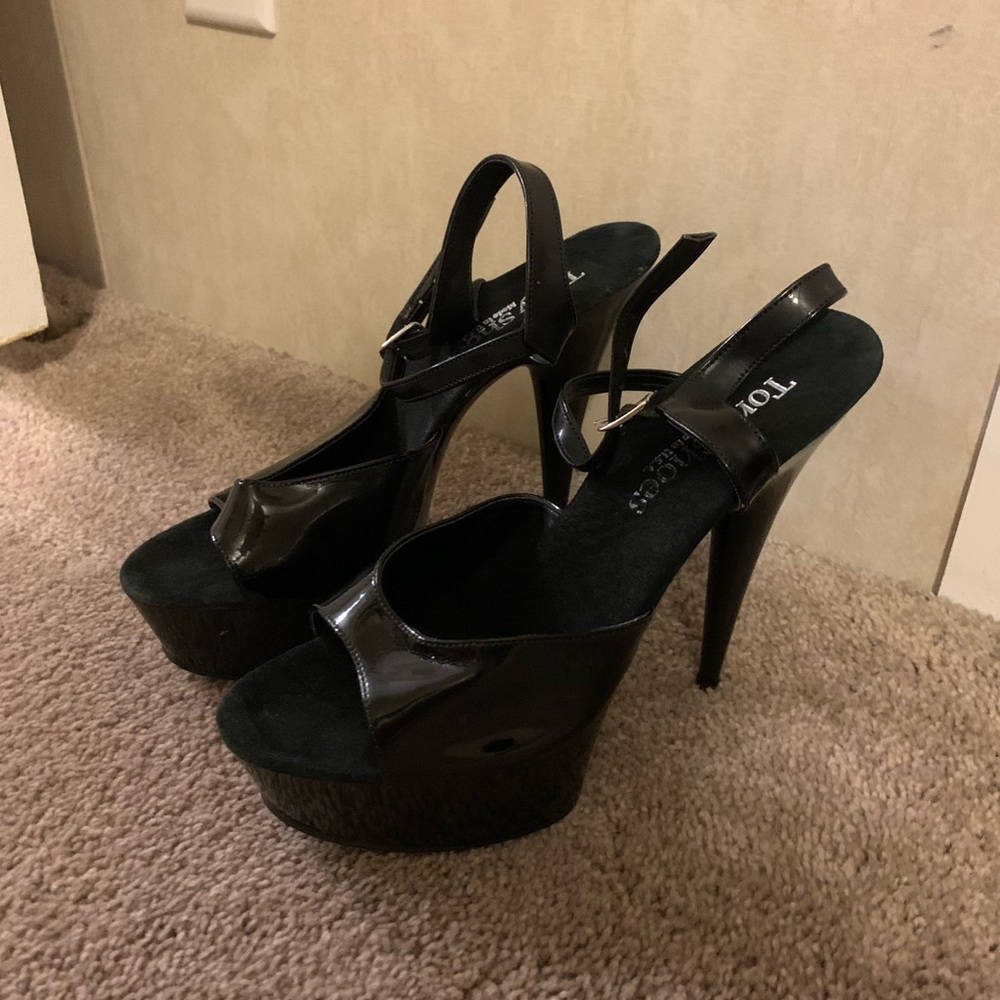 Gently used Tony Shoes black heels